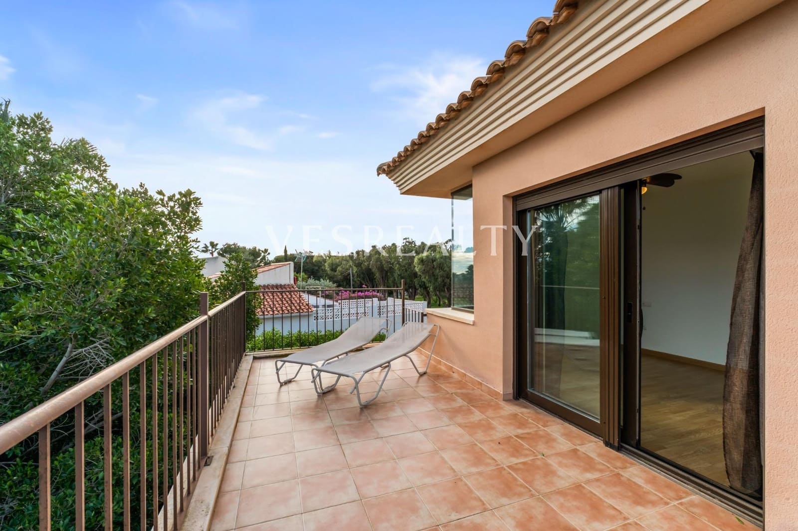 4 slaapkamer Villa te koop in El Campello met zwembad garage - € 1.250.000 (Ref: 9565431)