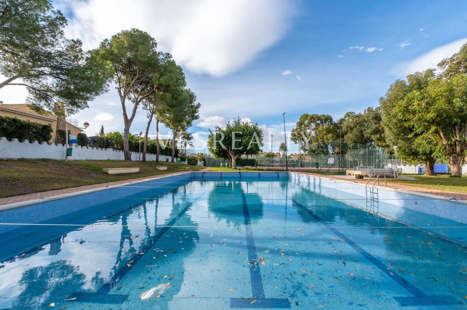 4 slaapkamer Villa te koop in El Campello met zwembad garage - € 1.250.000 (Ref: 9565431)