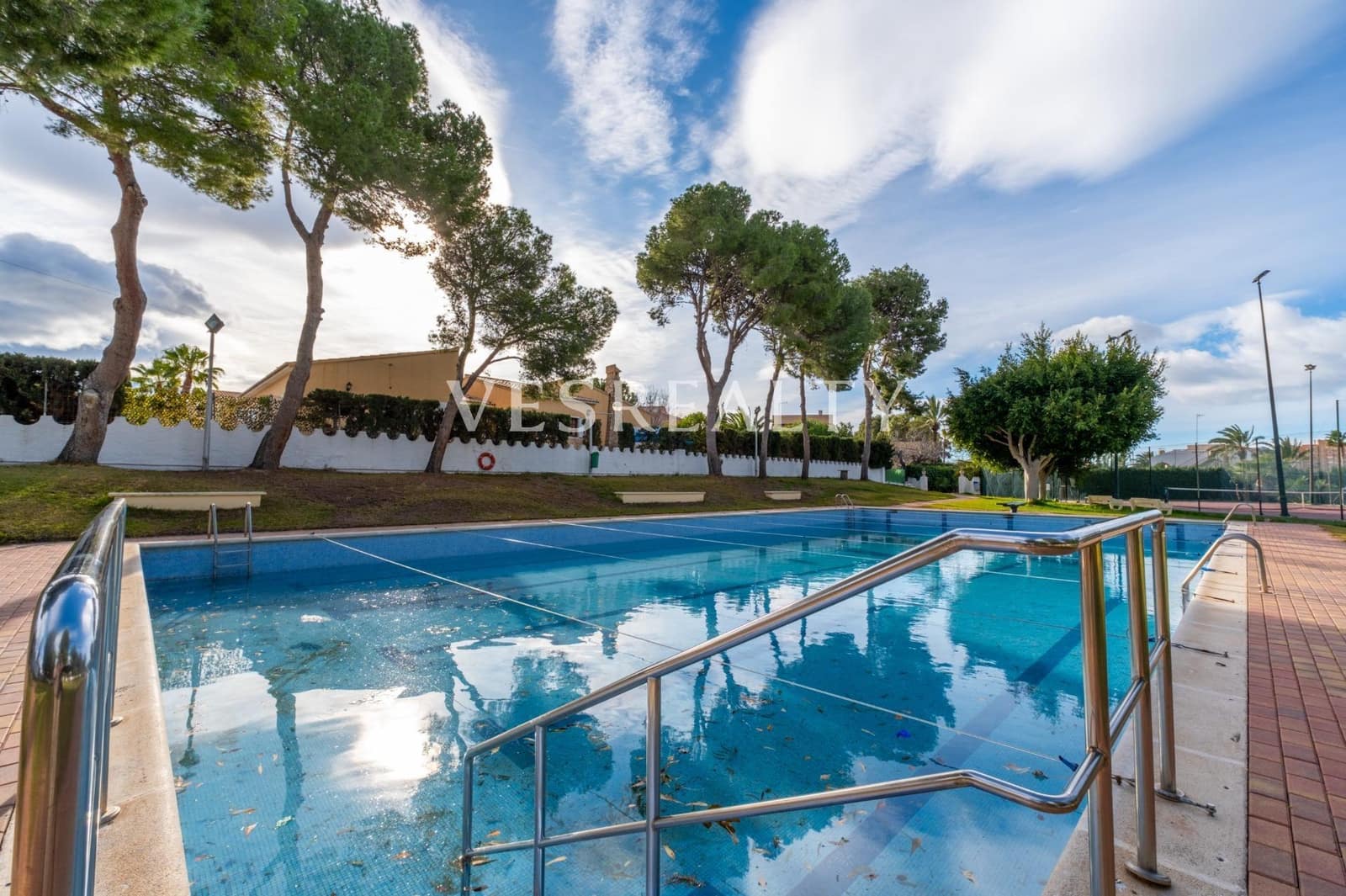 4 slaapkamer Villa te koop in El Campello met zwembad garage - € 1.250.000 (Ref: 9565431)