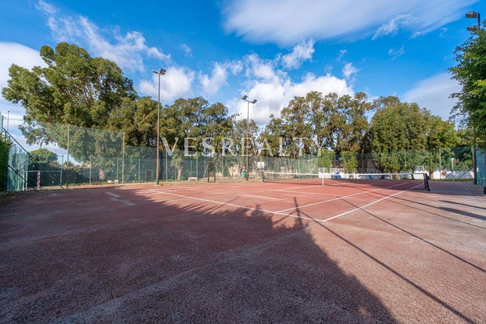 4 slaapkamer Villa te koop in El Campello met zwembad garage - € 1.250.000 (Ref: 9565431)