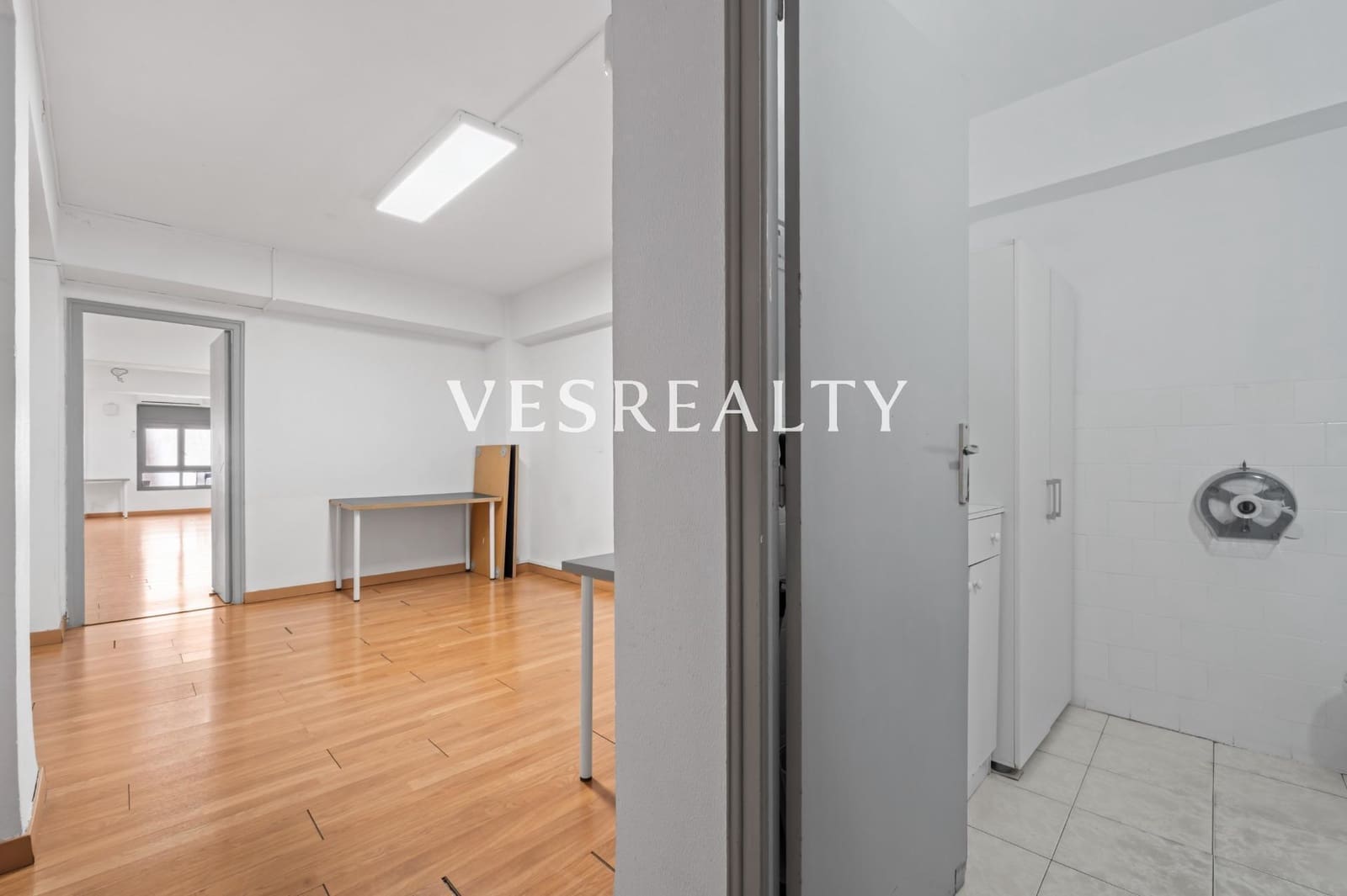 Kontor til salgs i Alicante by - € 150 000 (Ref: 9634544)