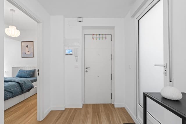 Appartement de 3 chambres à louer à Alicante ville - 1 400 € (Ref: 9640397)