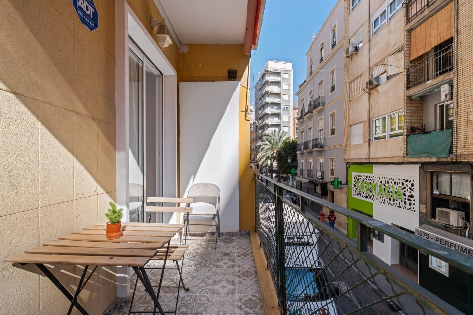 Appartement de 3 chambres à louer à Alicante ville - 1 400 € (Ref: 9640397)