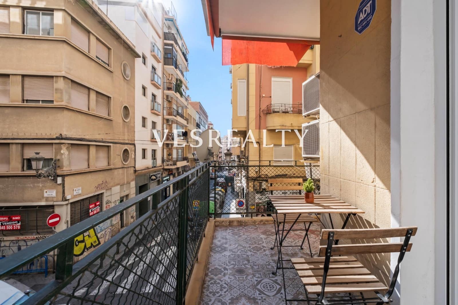 3 bedroom Flat for rent in Alicante / Alacant city - € 1,400 (Ref: 9640397)