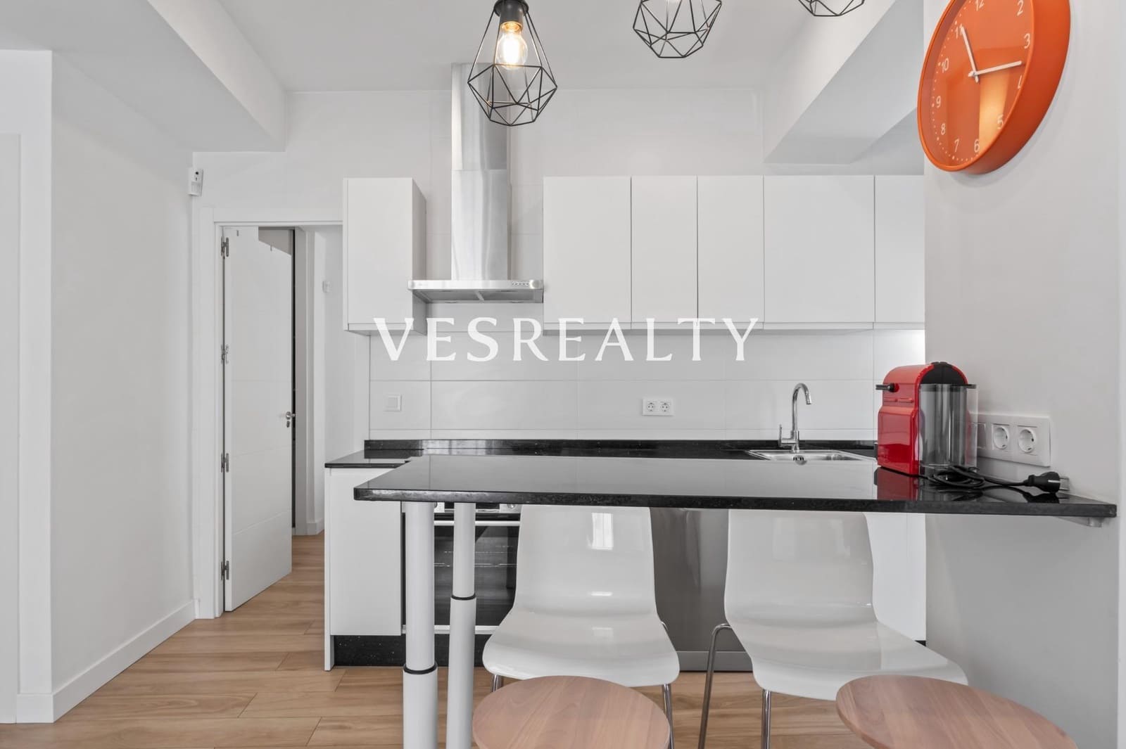 3 bedroom Flat for rent in Alicante / Alacant city - € 1,400 (Ref: 9640397)