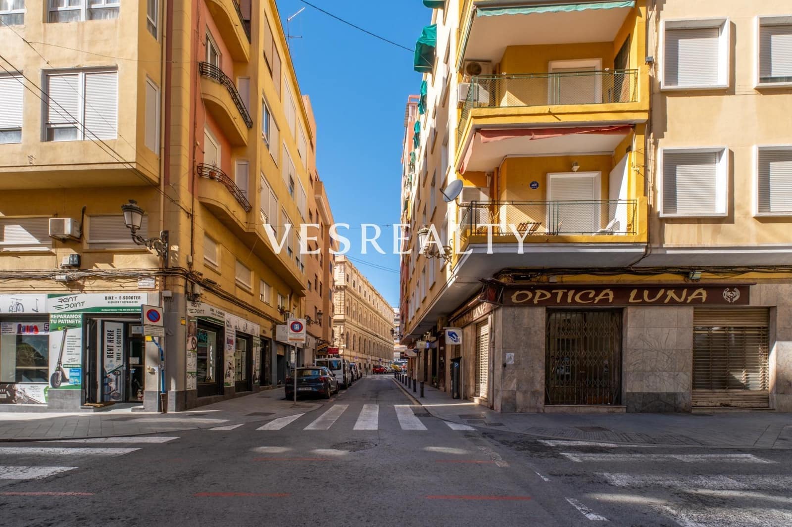 3 bedroom Flat for rent in Alicante / Alacant city - € 1,400 (Ref: 9640397)