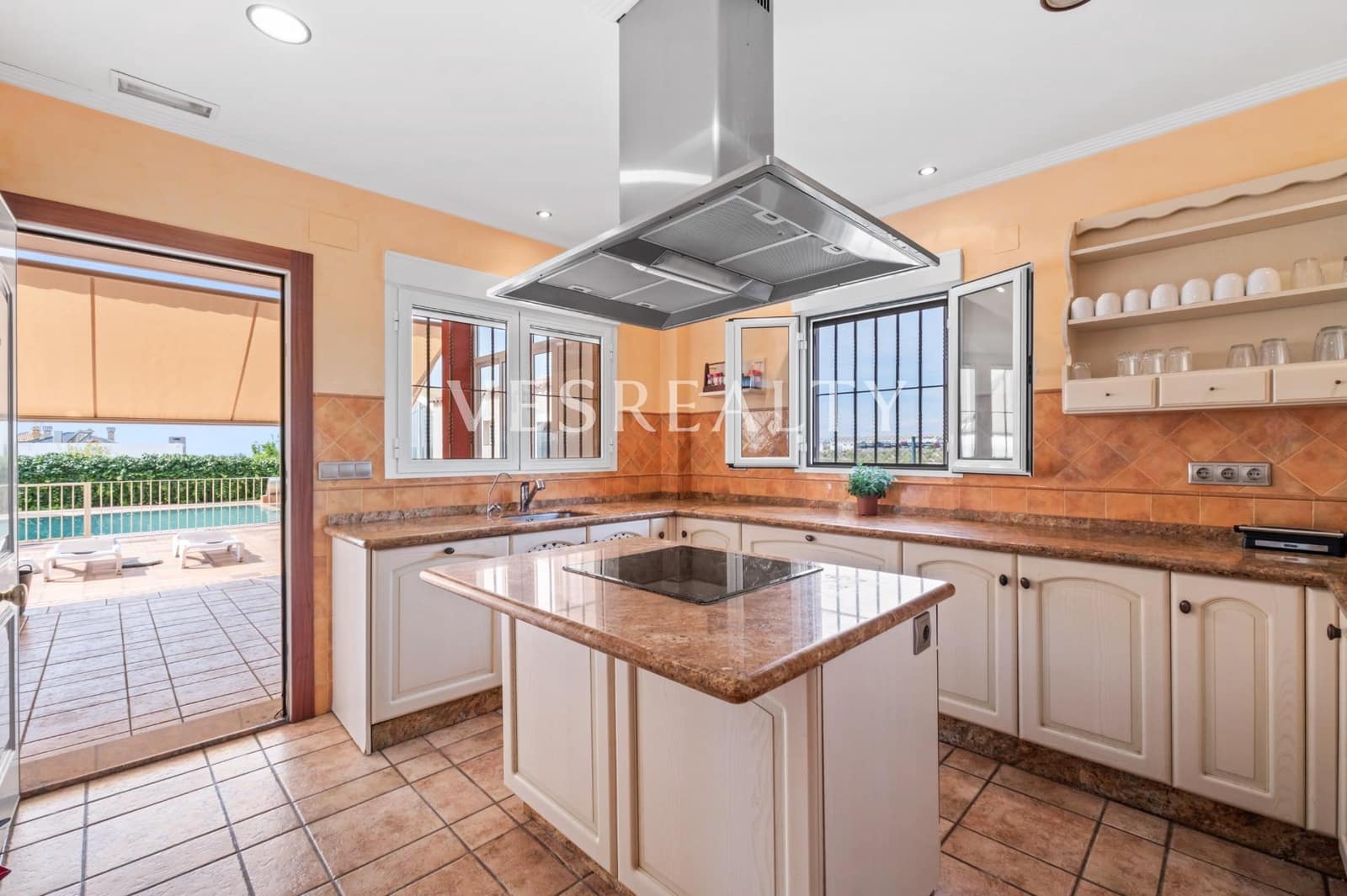 7 bedroom Villa for sale in Santa Pola with pool - € 1,275,000 (Ref: 9680014)