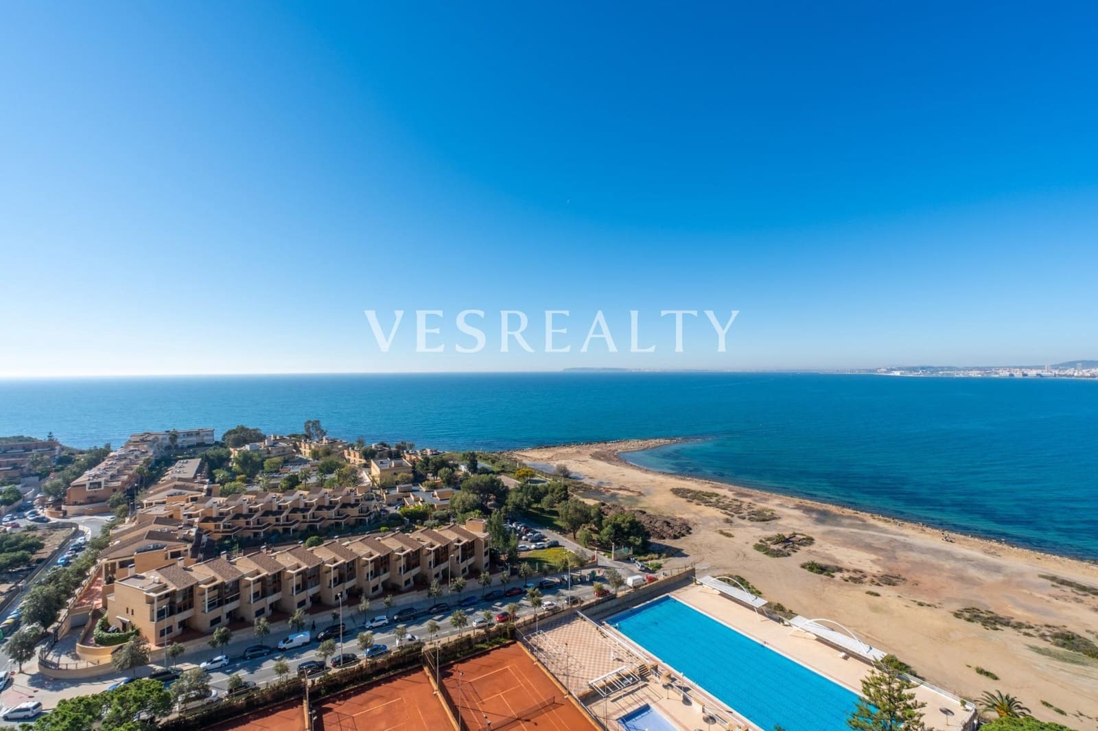 3 bedroom Flat for sale in Playa de San Juan with pool - € 650,000 (Ref: 9686778)