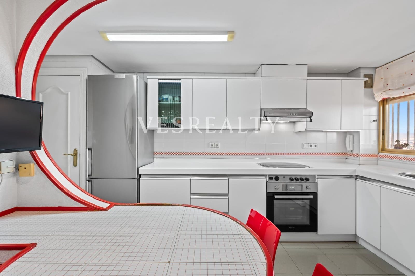 3 slaapkamer Flat te koop in Playa de San Juan met zwembad - € 630.000 (Ref: 9686778)