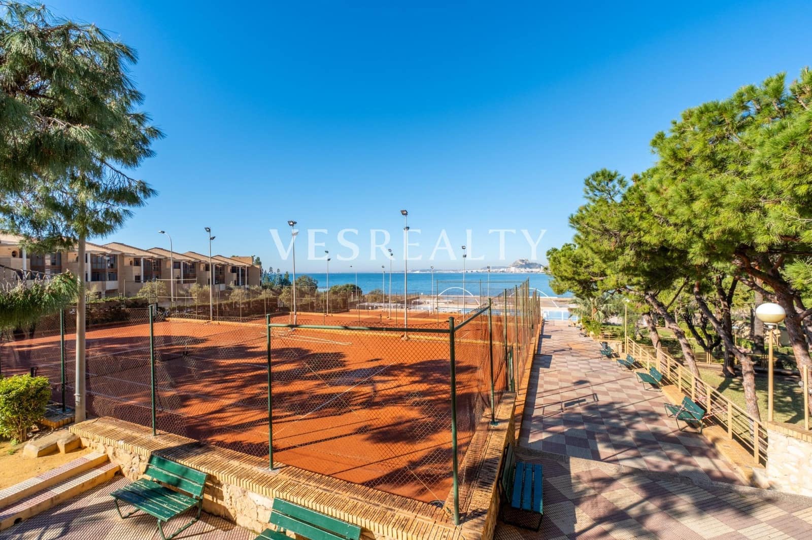 3 slaapkamer Flat te koop in Playa de San Juan met zwembad - € 630.000 (Ref: 9686778)