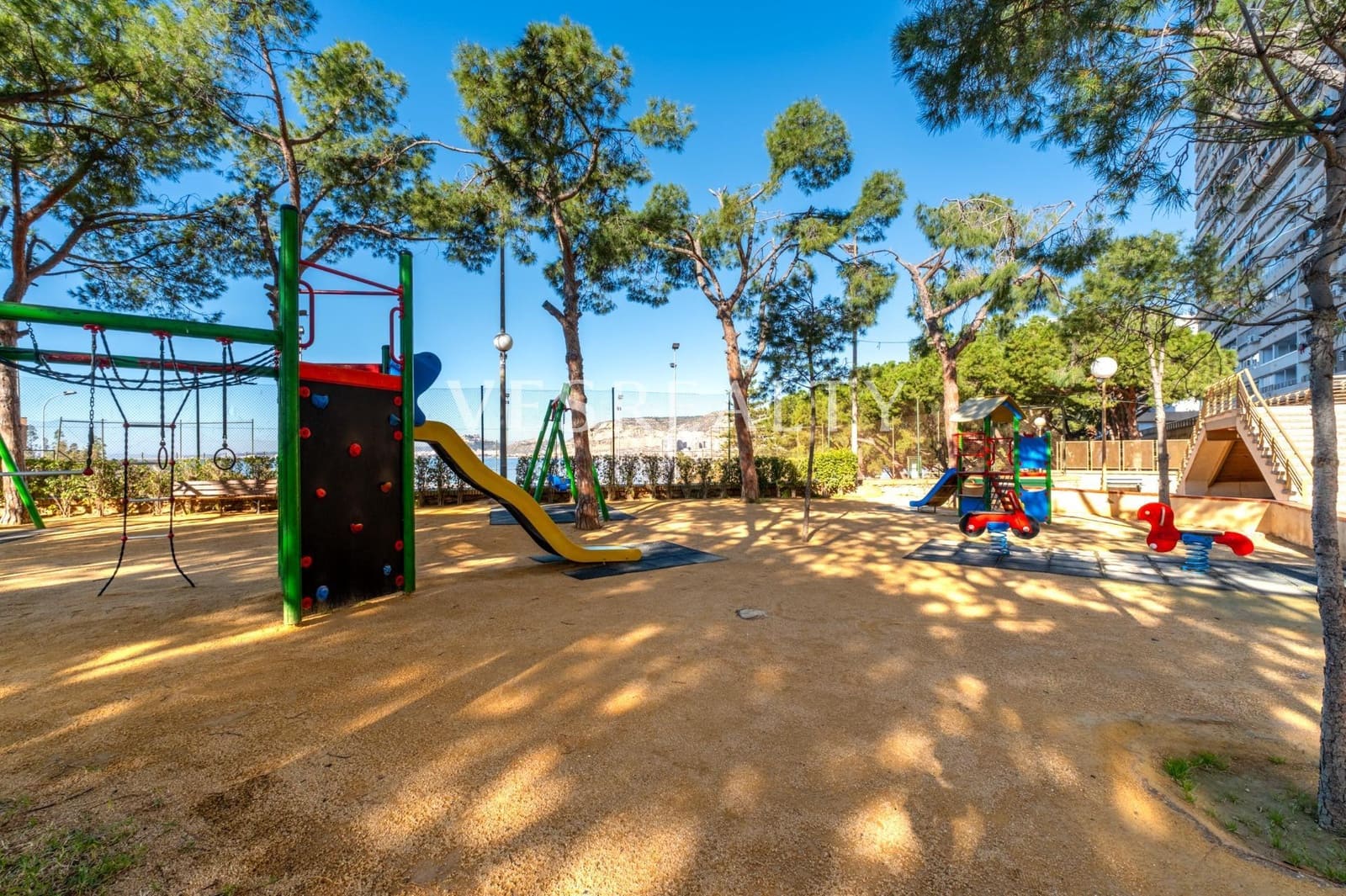 3 slaapkamer Flat te koop in Playa de San Juan met zwembad - € 630.000 (Ref: 9686778)