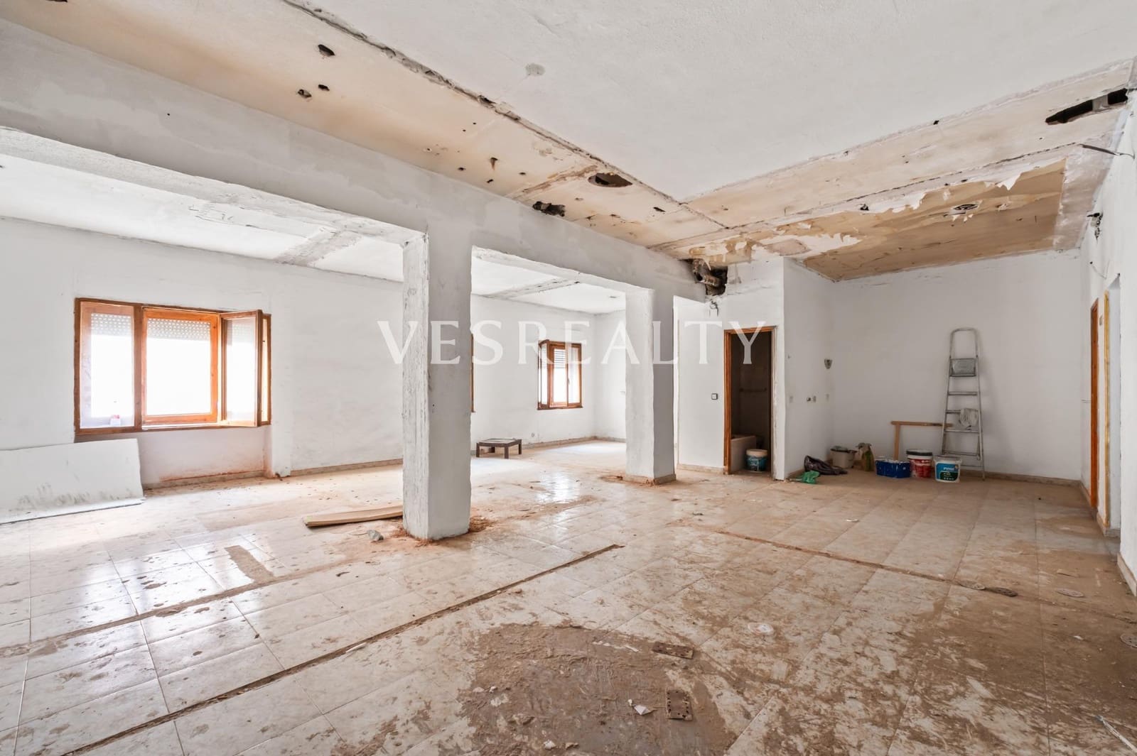 5 bedroom Flat for sale in Alicante / Alacant city - € 330,000 (Ref: 9691150)