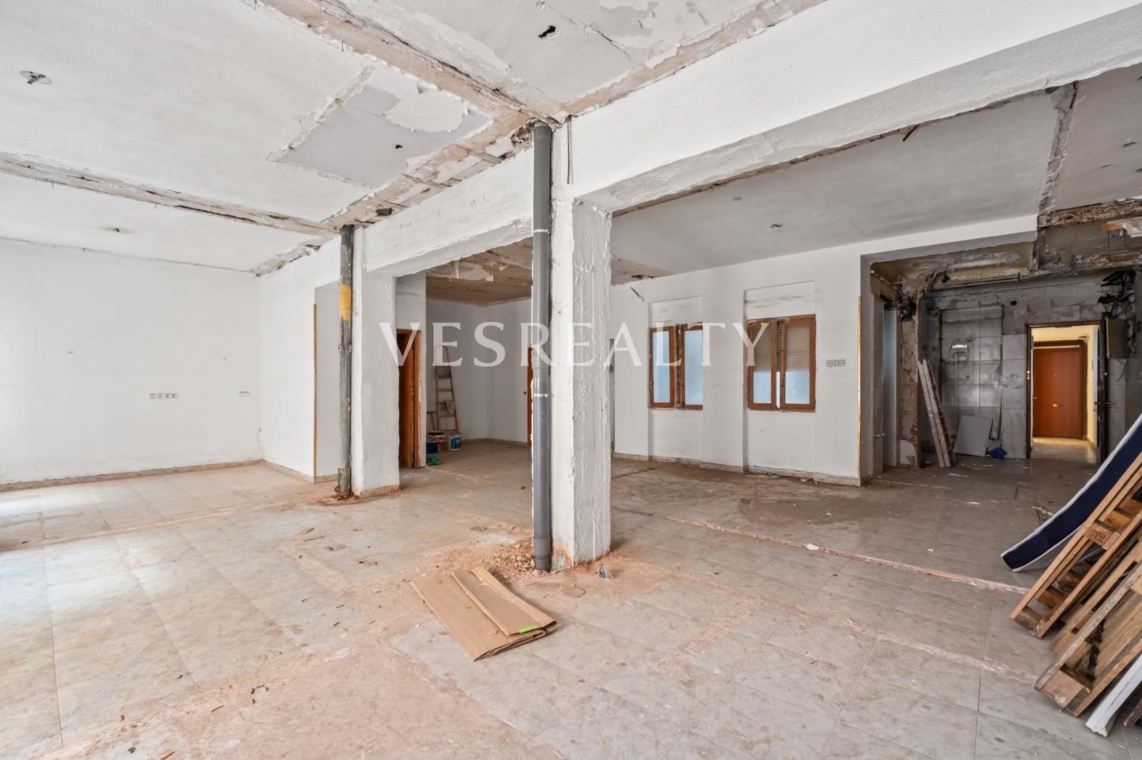 5 bedroom Flat for sale in Alicante / Alacant city - € 330,000 (Ref: 9691150)