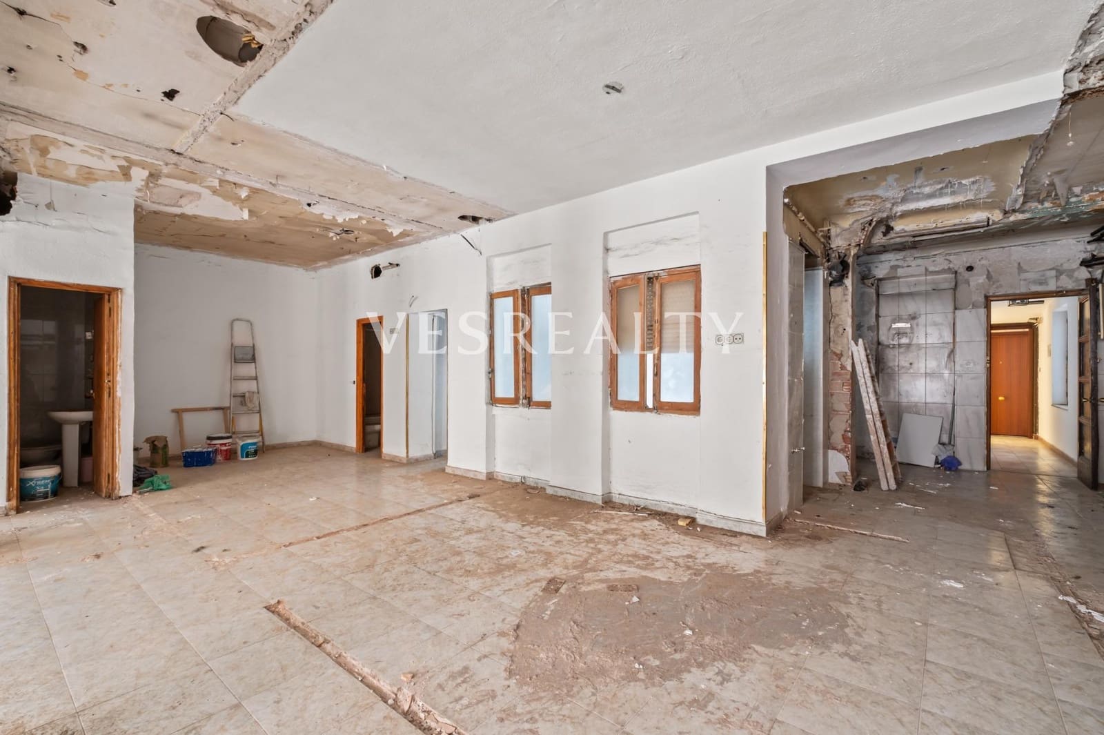 5 bedroom Flat for sale in Alicante / Alacant city - € 330,000 (Ref: 9691150)