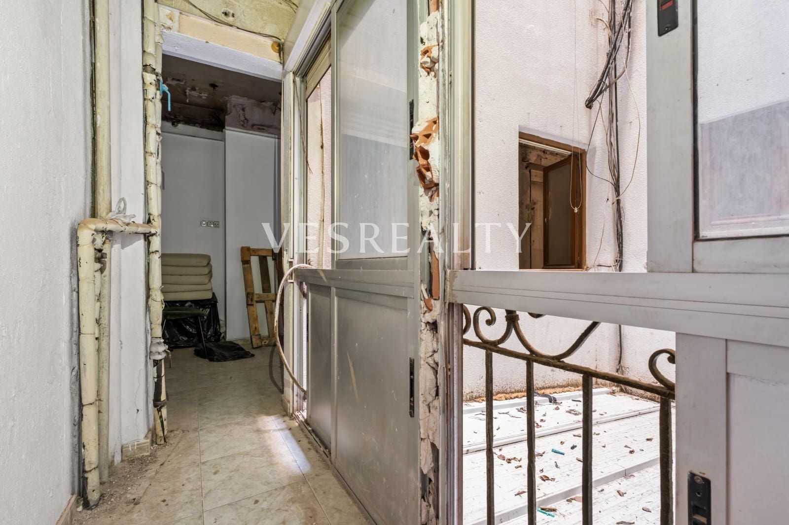 5 bedroom Flat for sale in Alicante / Alacant city - € 330,000 (Ref: 9691150)