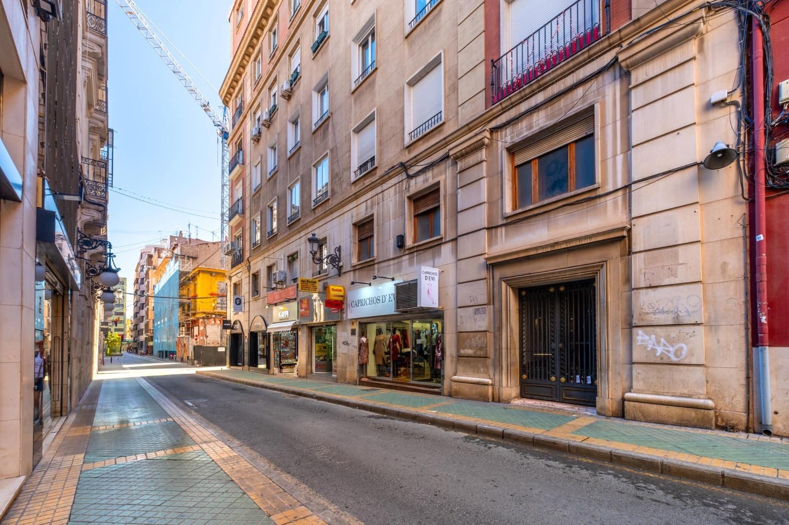 5 bedroom Flat for sale in Alicante / Alacant city - € 330,000 (Ref: 9691150)