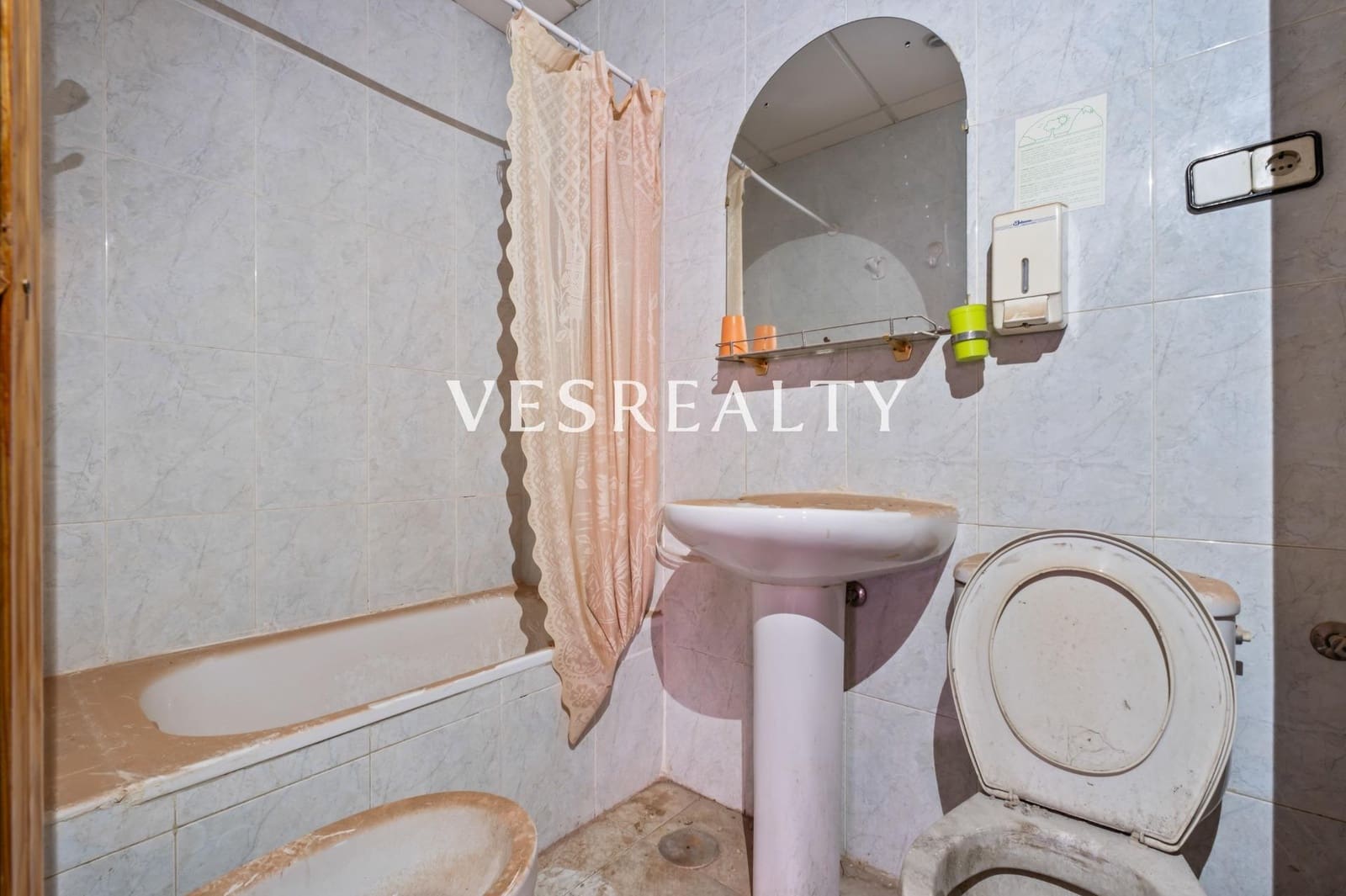 5 bedroom Flat for sale in Alicante / Alacant city - € 290,000 (Ref: 9691150)