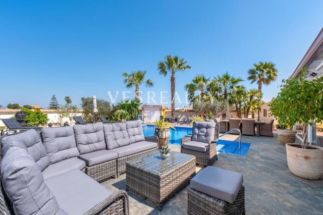 4 Zimmer Villa zu verkaufen in Catral mit Pool Garage - 850.000 € (Ref: 9720207)