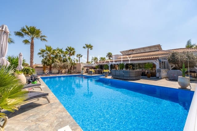 4 Zimmer Villa zu verkaufen in Catral mit Pool Garage - 850.000 € (Ref: 9720207)