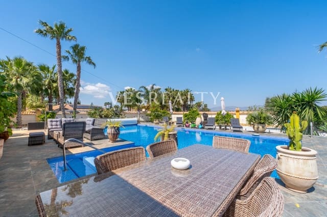 4 Zimmer Villa zu verkaufen in Catral mit Pool Garage - 850.000 € (Ref: 9720207)