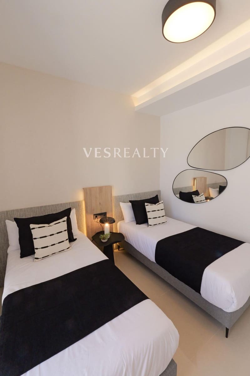 3 soveværelse Villa til salg i Los Alcazares med swimmingpool - € 544.841 (Ref: 9721918)