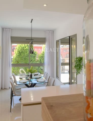 Chalet de 3 habitaciones en Los Alcázares en venta con piscina - 544.841 € (Ref: 9721918)