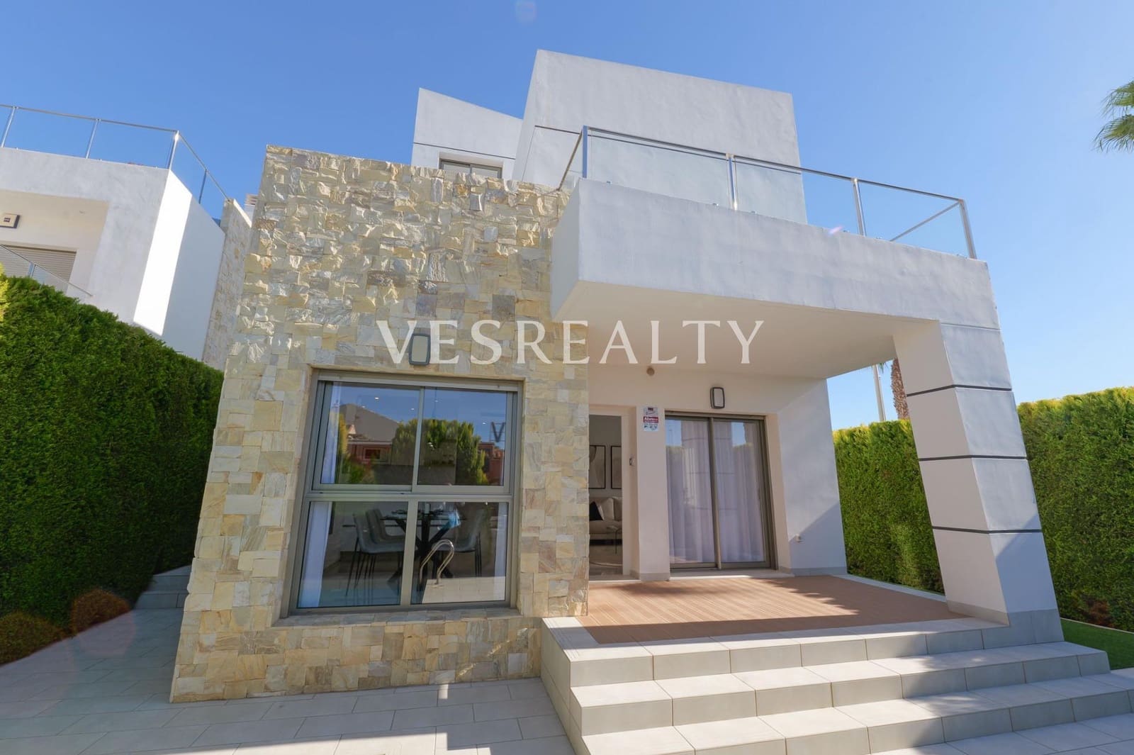 3 soveværelse Villa til salg i Los Alcazares med swimmingpool - € 544.841 (Ref: 9721918)