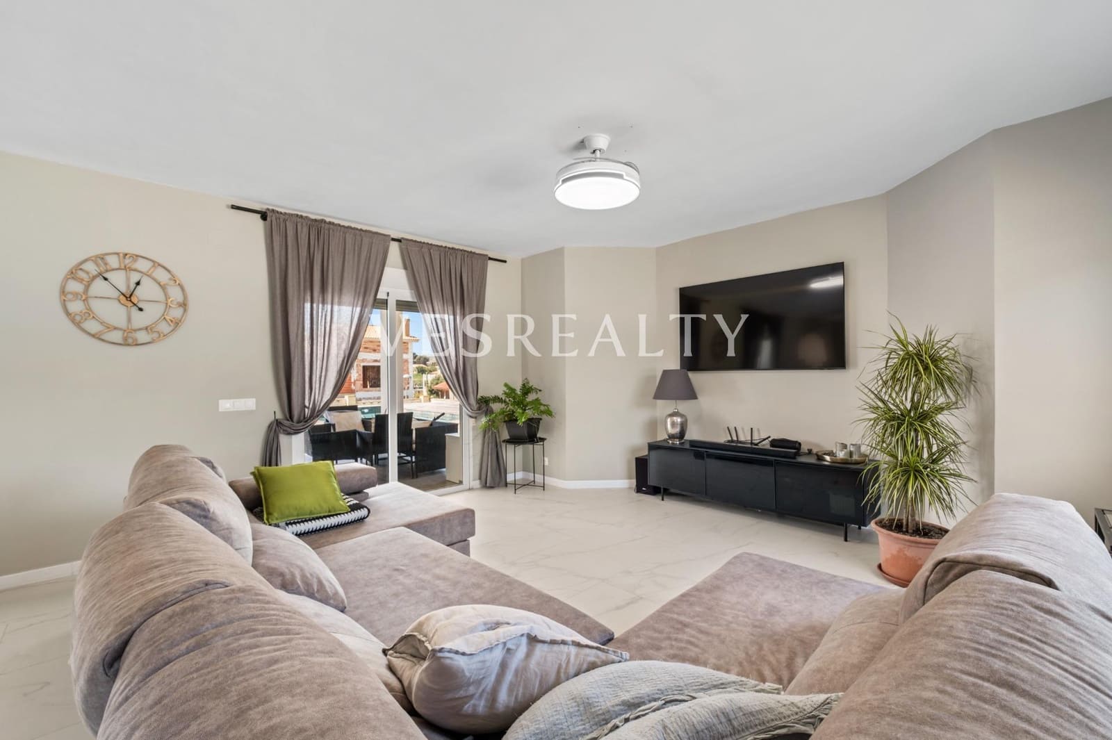 4 bedroom Villa for sale in Busot with pool - € 525,000 (Ref: 9732436)