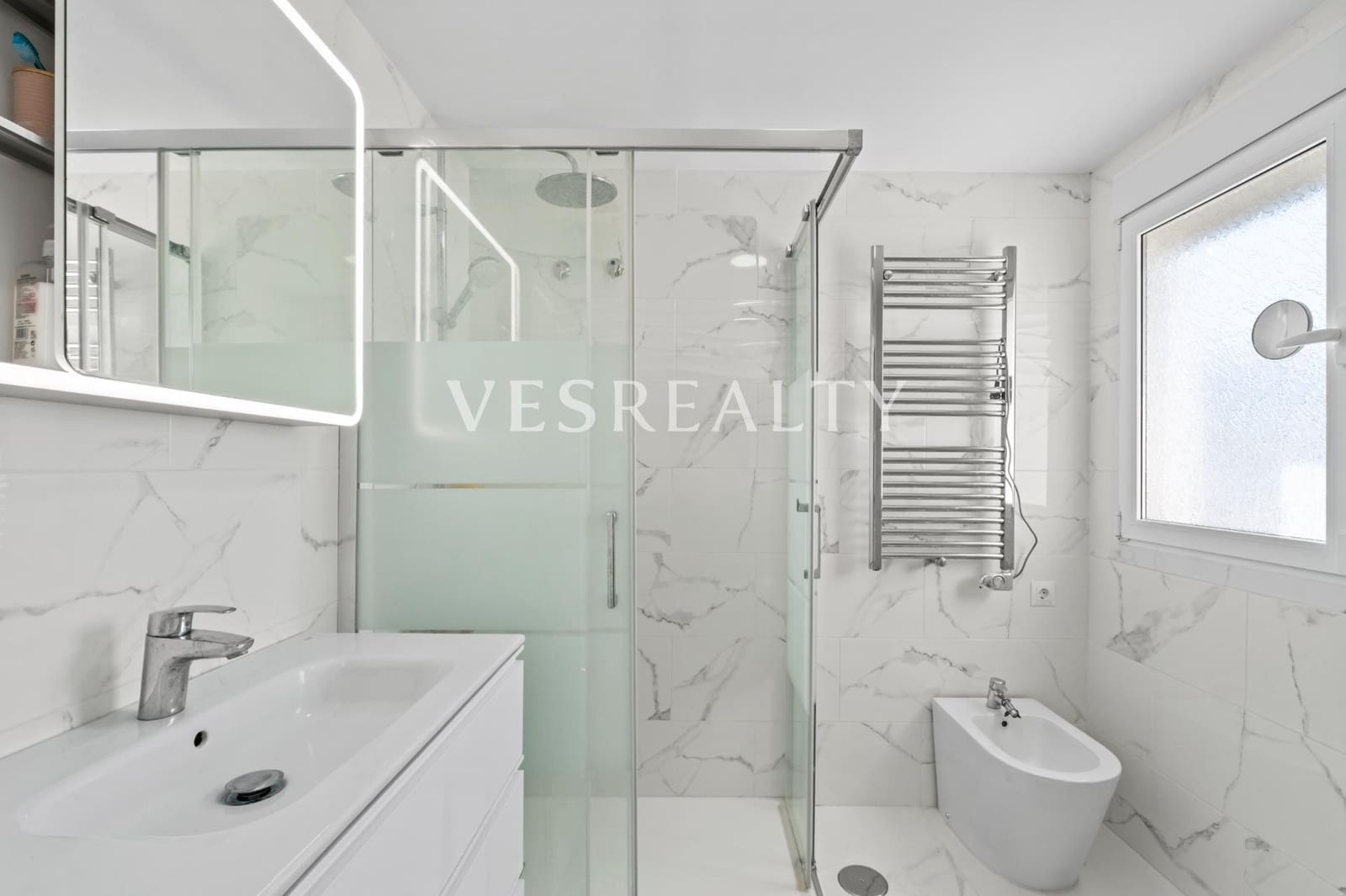 4 bedroom Villa for sale in Busot with pool - € 525,000 (Ref: 9732436)