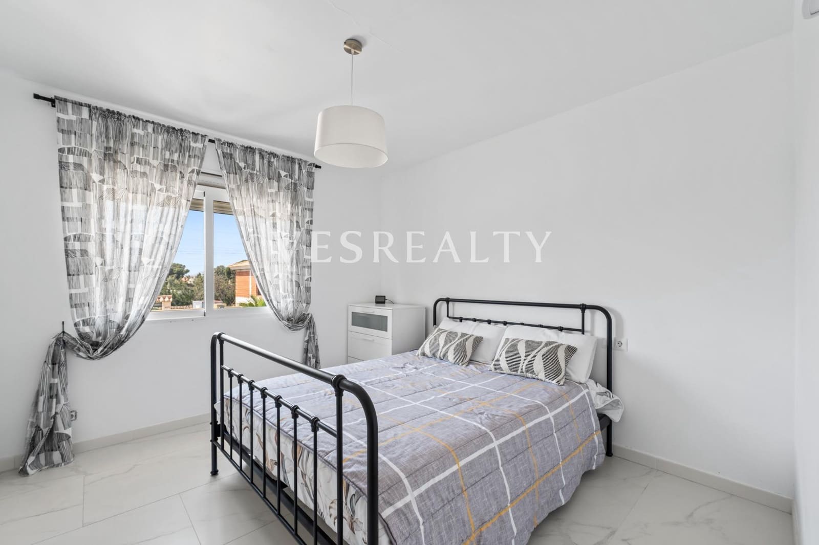 4 bedroom Villa for sale in Busot with pool - € 525,000 (Ref: 9732436)