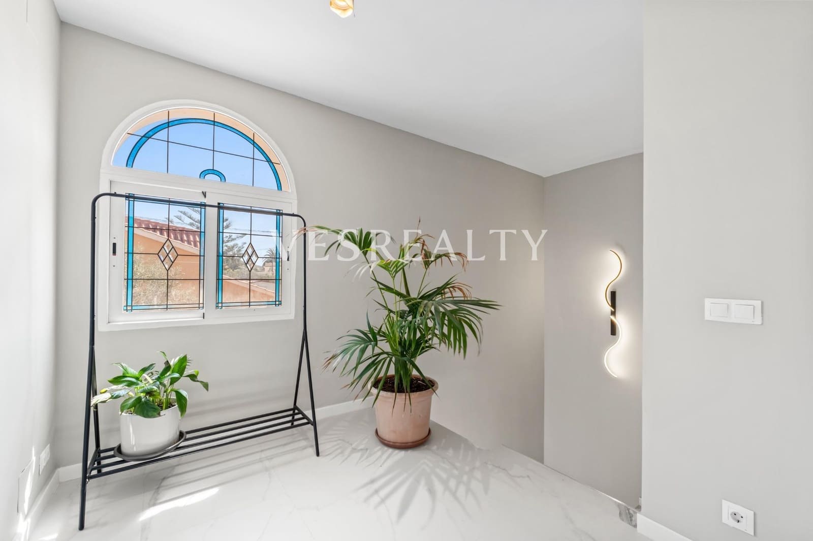 4 bedroom Villa for sale in Busot with pool - € 525,000 (Ref: 9732436)