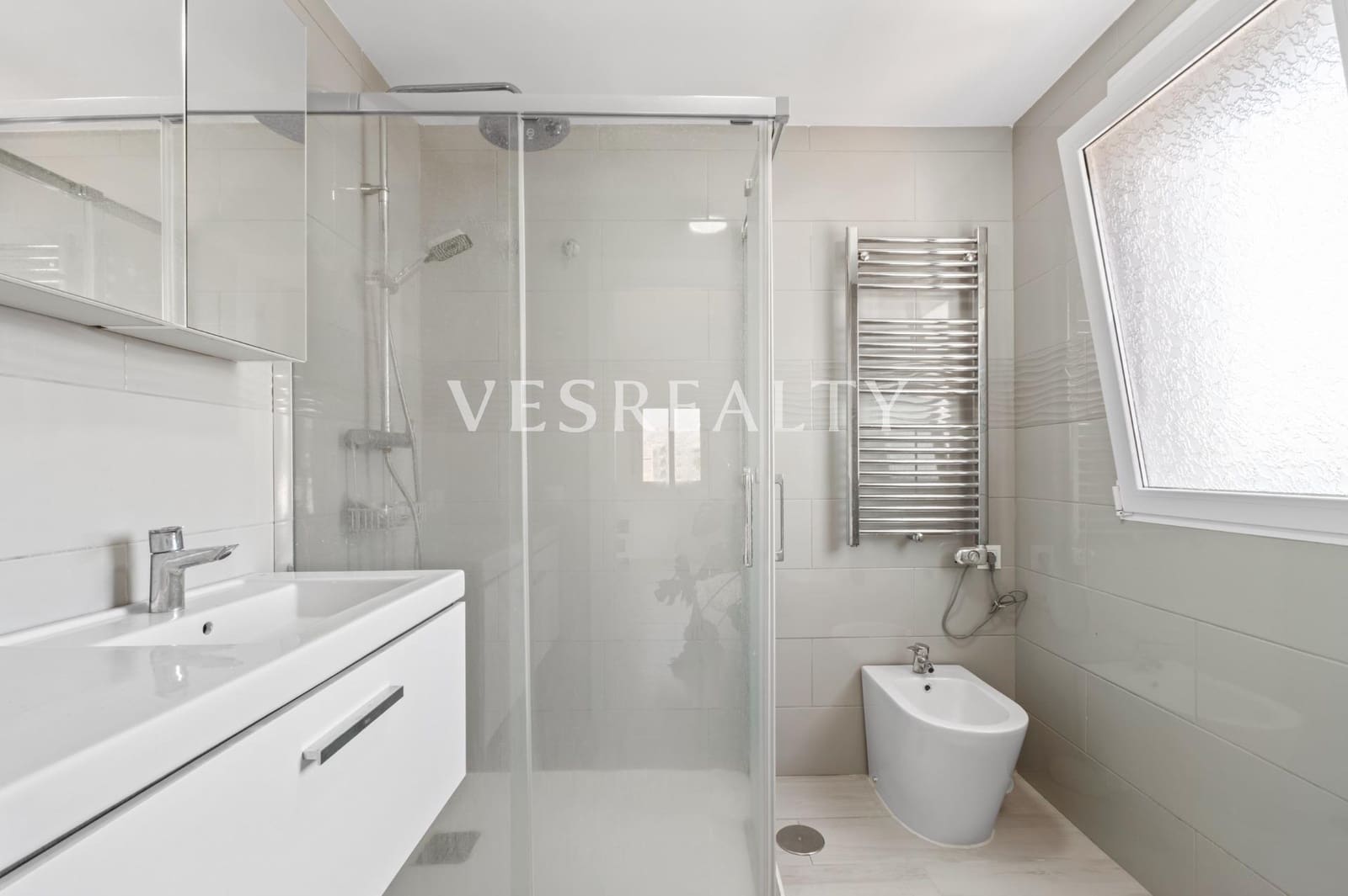 4 bedroom Villa for sale in Busot with pool - € 525,000 (Ref: 9732436)