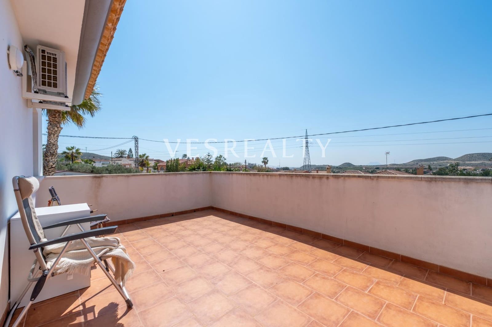 4 bedroom Villa for sale in Busot with pool - € 525,000 (Ref: 9732436)