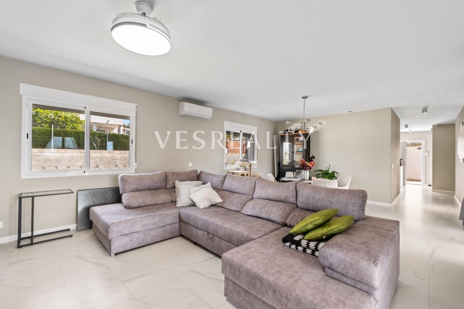4 bedroom Villa for sale in Busot with pool - € 525,000 (Ref: 9732436)