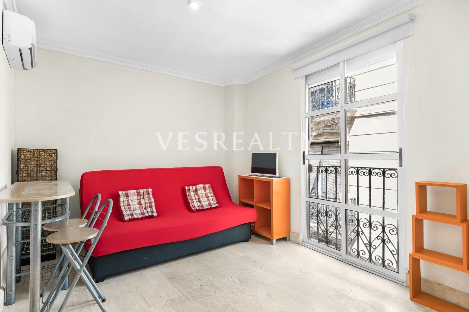 Studio til salg i Alicante by - € 180.000 (Ref: 9735821)