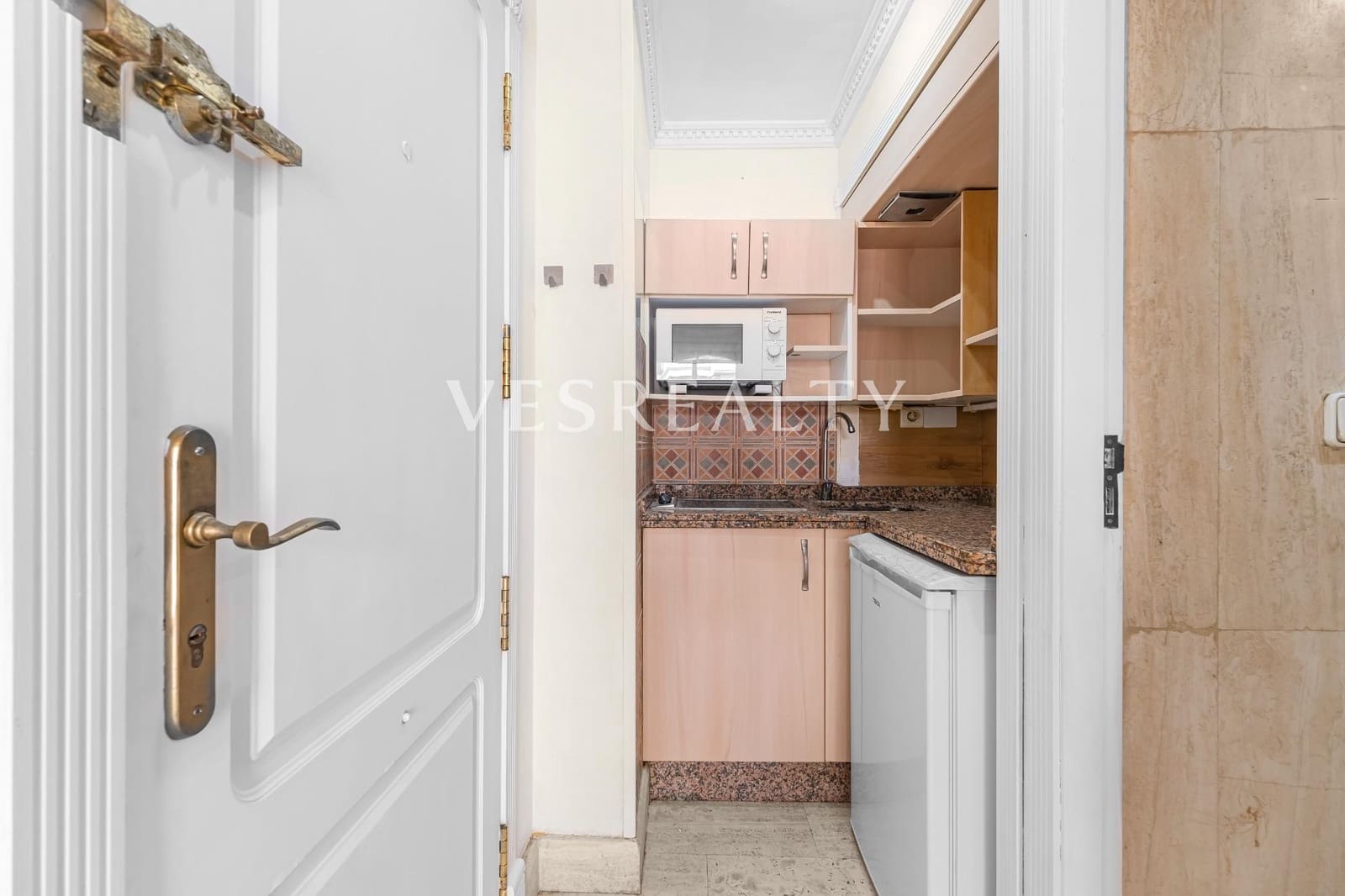 Studio til salg i Alicante by - € 180.000 (Ref: 9735821)