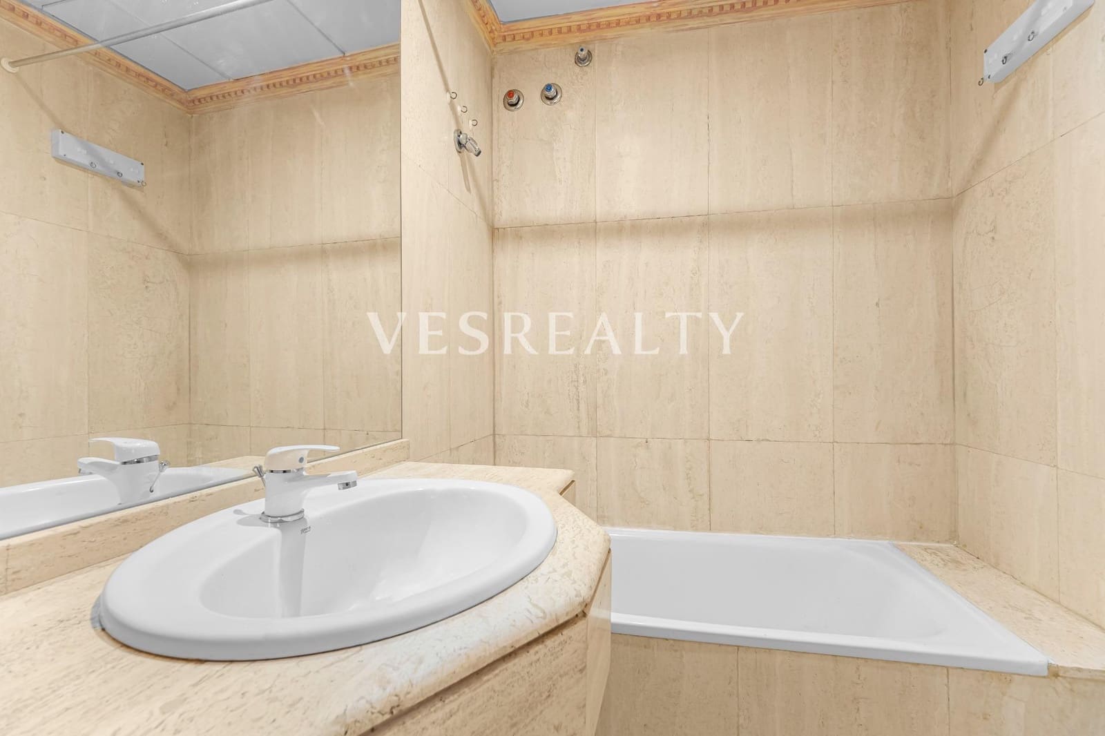 Studio til salg i Alicante by - € 180.000 (Ref: 9735821)