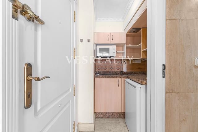 Studio til salg i Mercado, Alicante by - € 180.000 (Ref: 9735821)