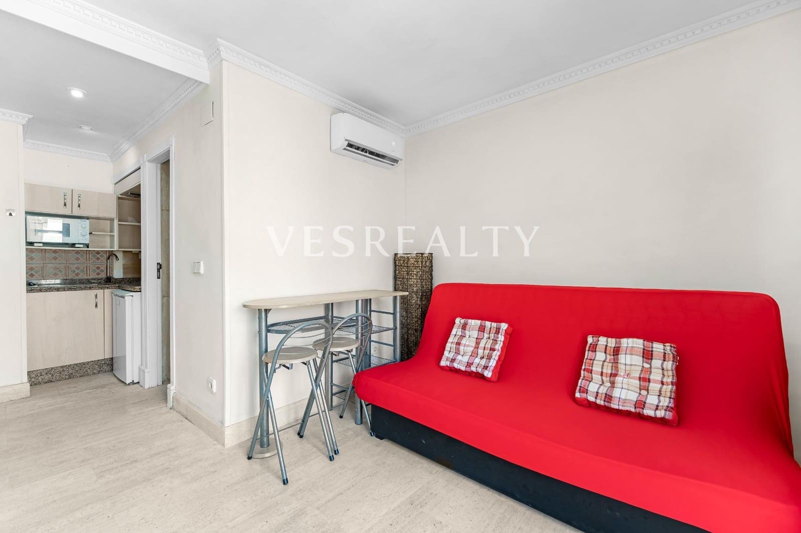 Studio til salg i Alicante by - € 180.000 (Ref: 9735821)