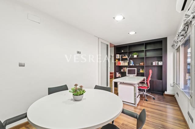 2 bedroom Office for sale in Mercado, Alicante / Alacant city - € 185,000 (Ref: 9735822)