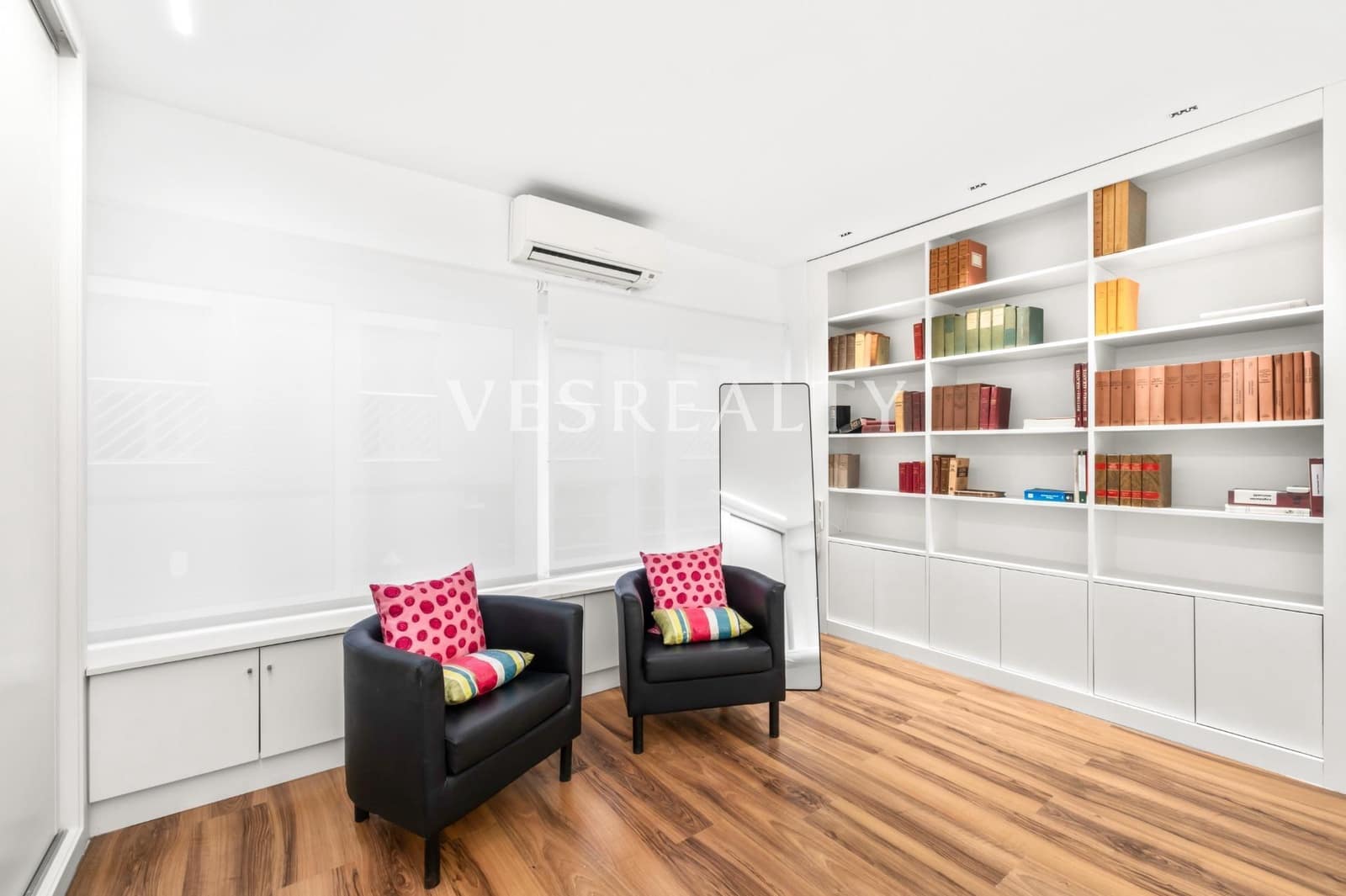 1 soverom Leilighet til leie i Alicante by - € 1 200 (Ref: 9735822)