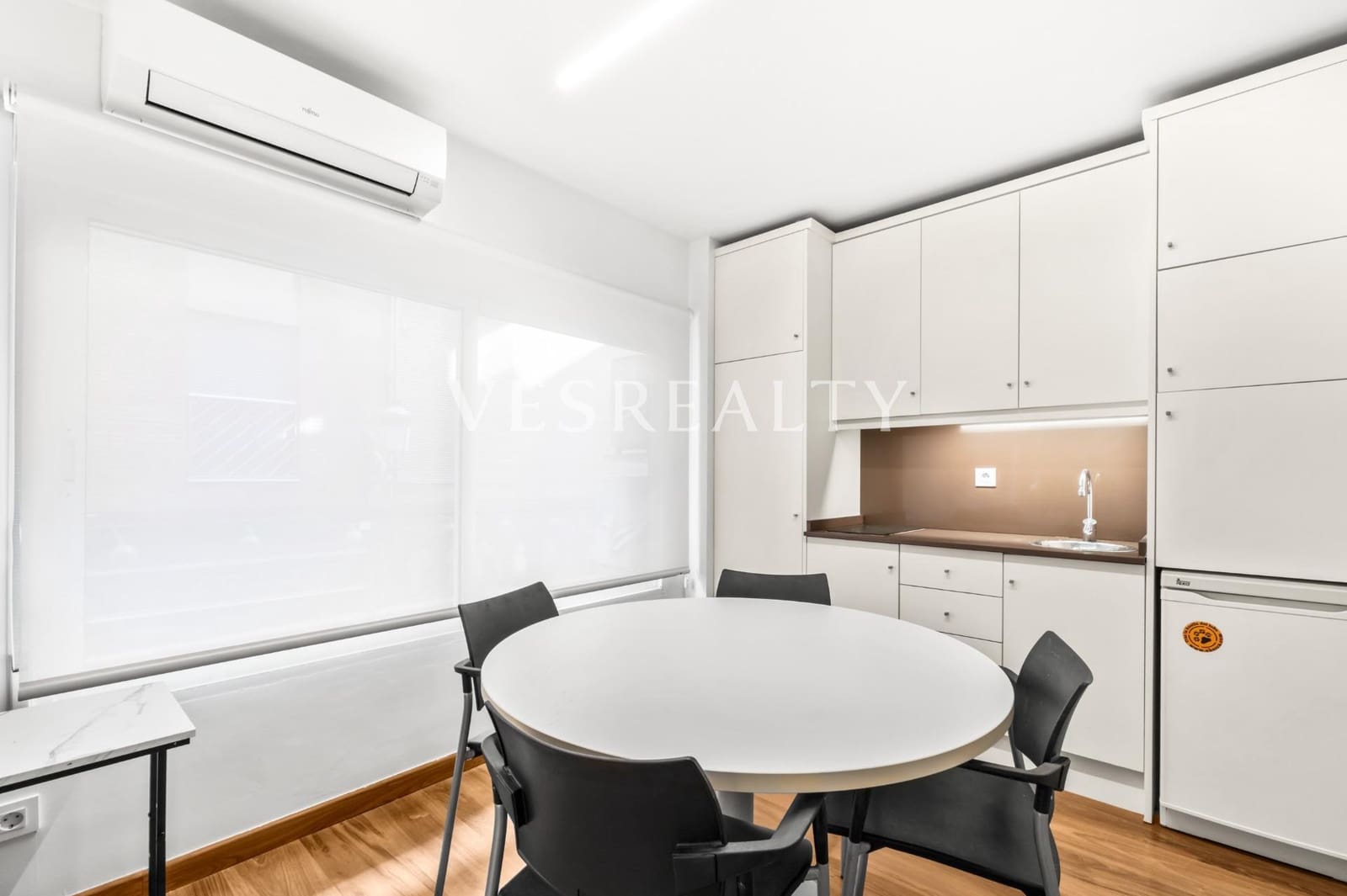 1 soverom Leilighet til leie i Alicante by - € 1 200 (Ref: 9735822)
