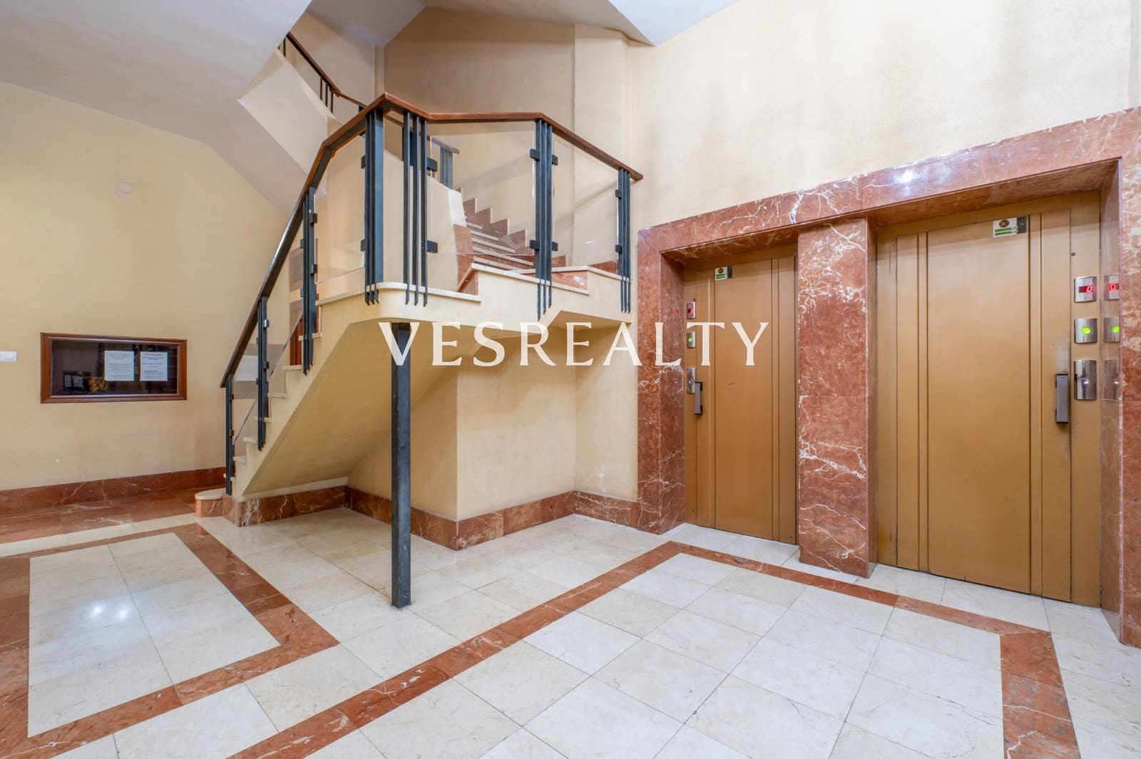 1 soverom Leilighet til leie i Alicante by - € 1 200 (Ref: 9735822)