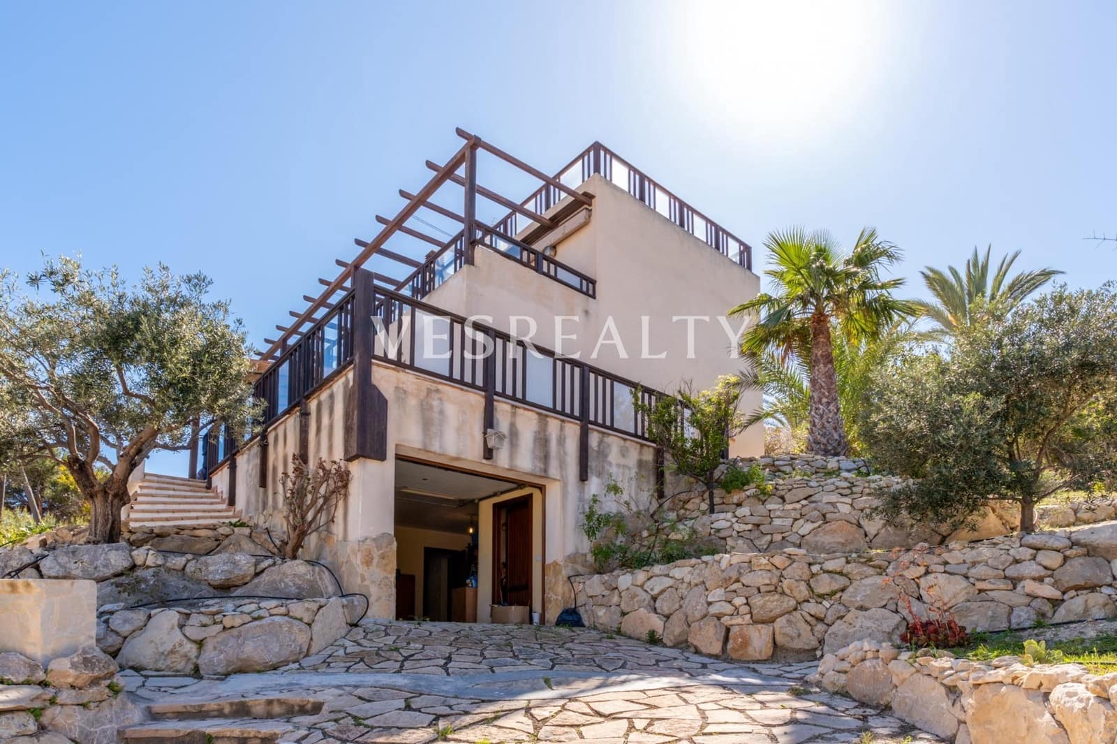 Chalet de 3 habitaciones en El Campello en venta con garaje - 1.190.000 € (Ref: 9739037)