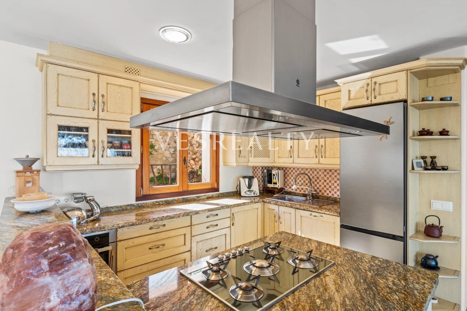 Chalet de 3 habitaciones en El Campello en venta con garaje - 1.190.000 € (Ref: 9739037)