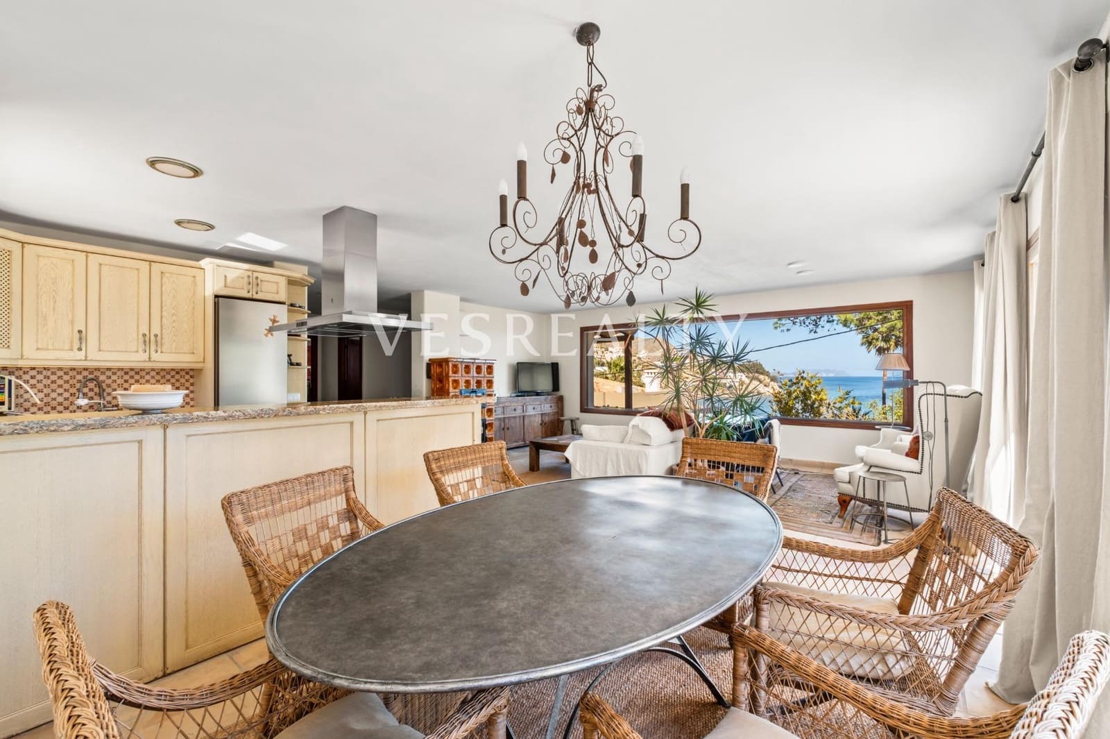 Chalet de 3 habitaciones en El Campello en venta con garaje - 1.190.000 € (Ref: 9739037)