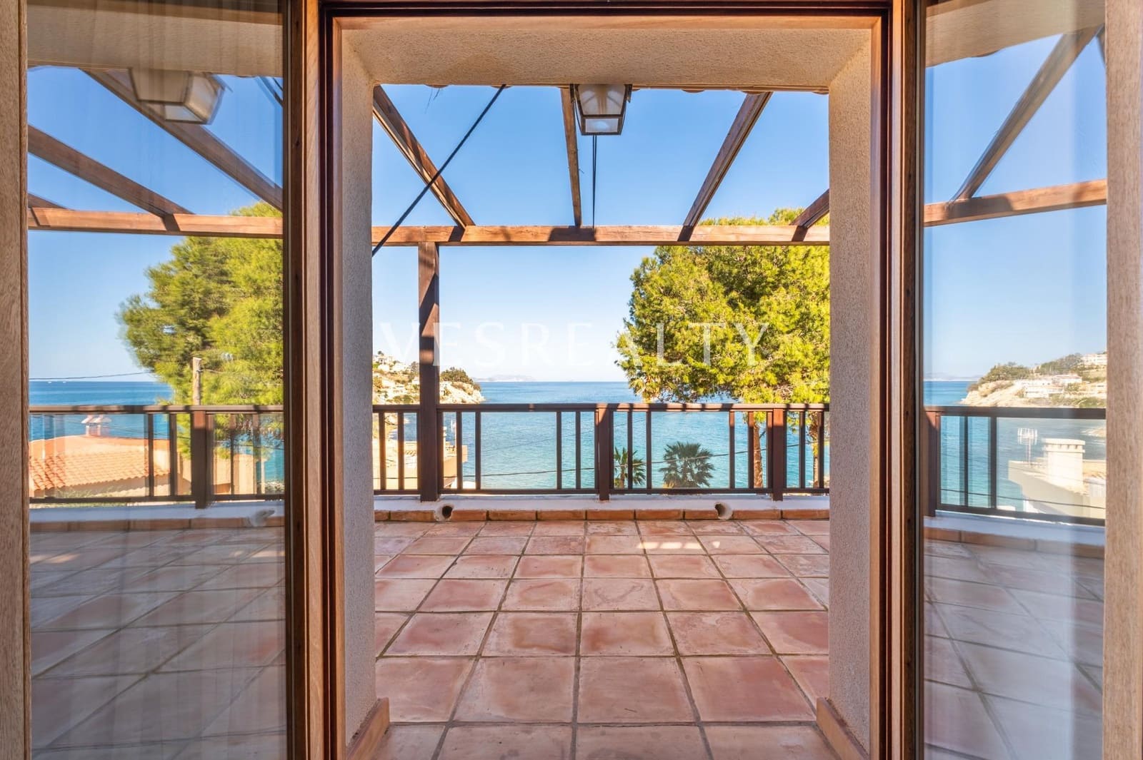 Chalet de 3 habitaciones en El Campello en venta con garaje - 1.190.000 € (Ref: 9739037)