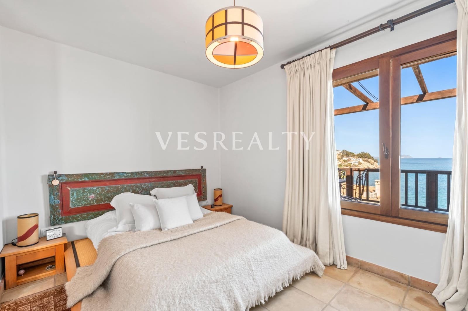 Chalet de 3 habitaciones en El Campello en venta con garaje - 1.190.000 € (Ref: 9739037)