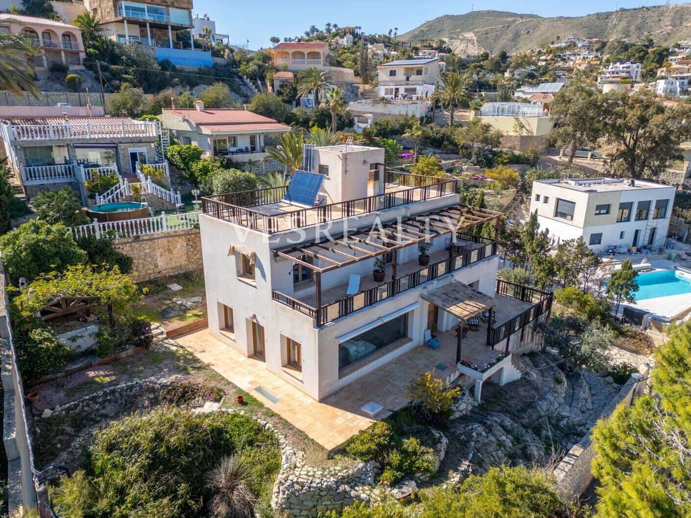 Chalet de 3 habitaciones en El Campello en venta con garaje - 1.190.000 € (Ref: 9739037)