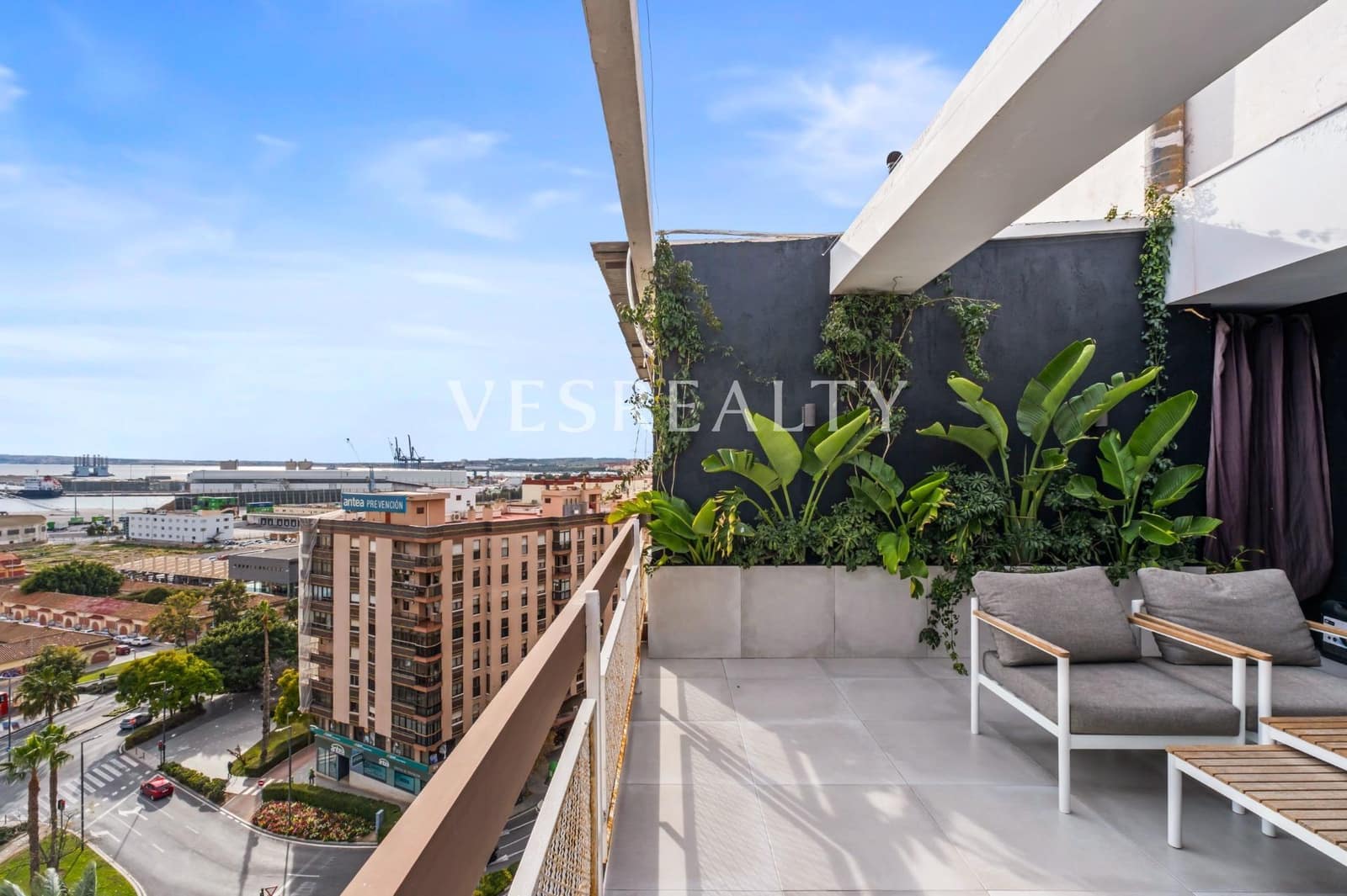 4 bedroom Penthouse for sale in Alicante / Alacant city - € 850,000 (Ref: 9739038)